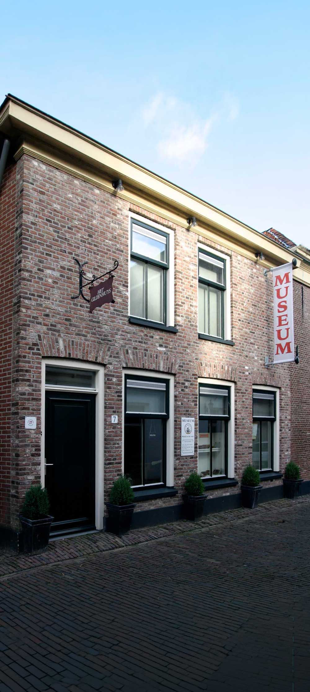 De gevel van museum Het Gildenhuys in Blokzijl